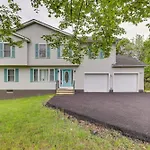Peaceful Poconos Home Hot Tub And Game Room!